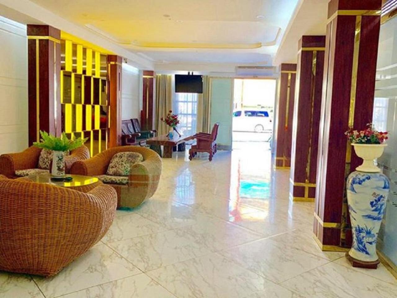 Palace Hotel Mandalay Exterior photo